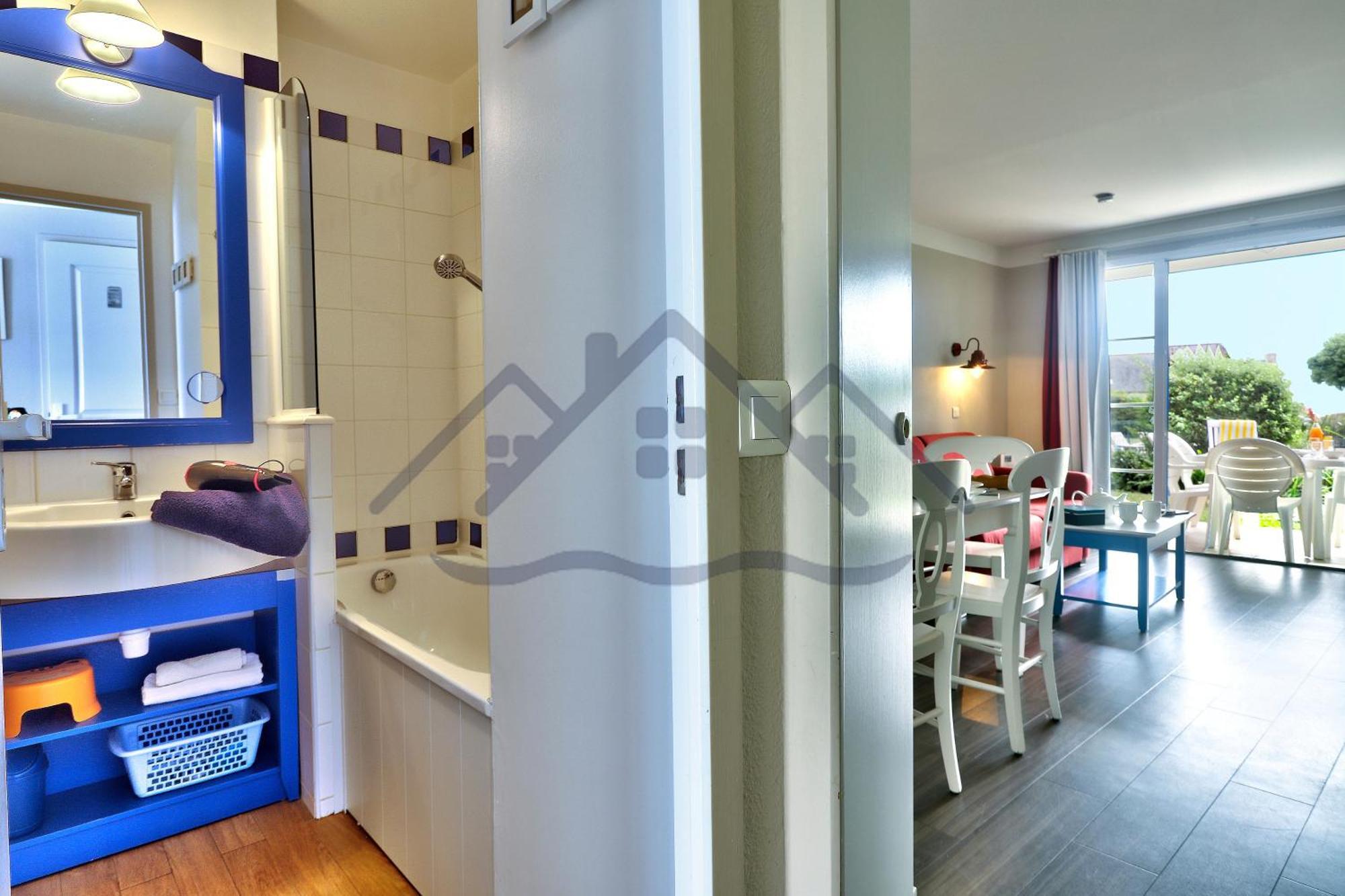 Localise - A06 - Entierement De Plain-Pied Avec Petite Vue Mer - Donnant Sur La Piscine Et Le Jardin - Wifi Inclus - Draps Inclus - Guilvinec エクステリア 写真
