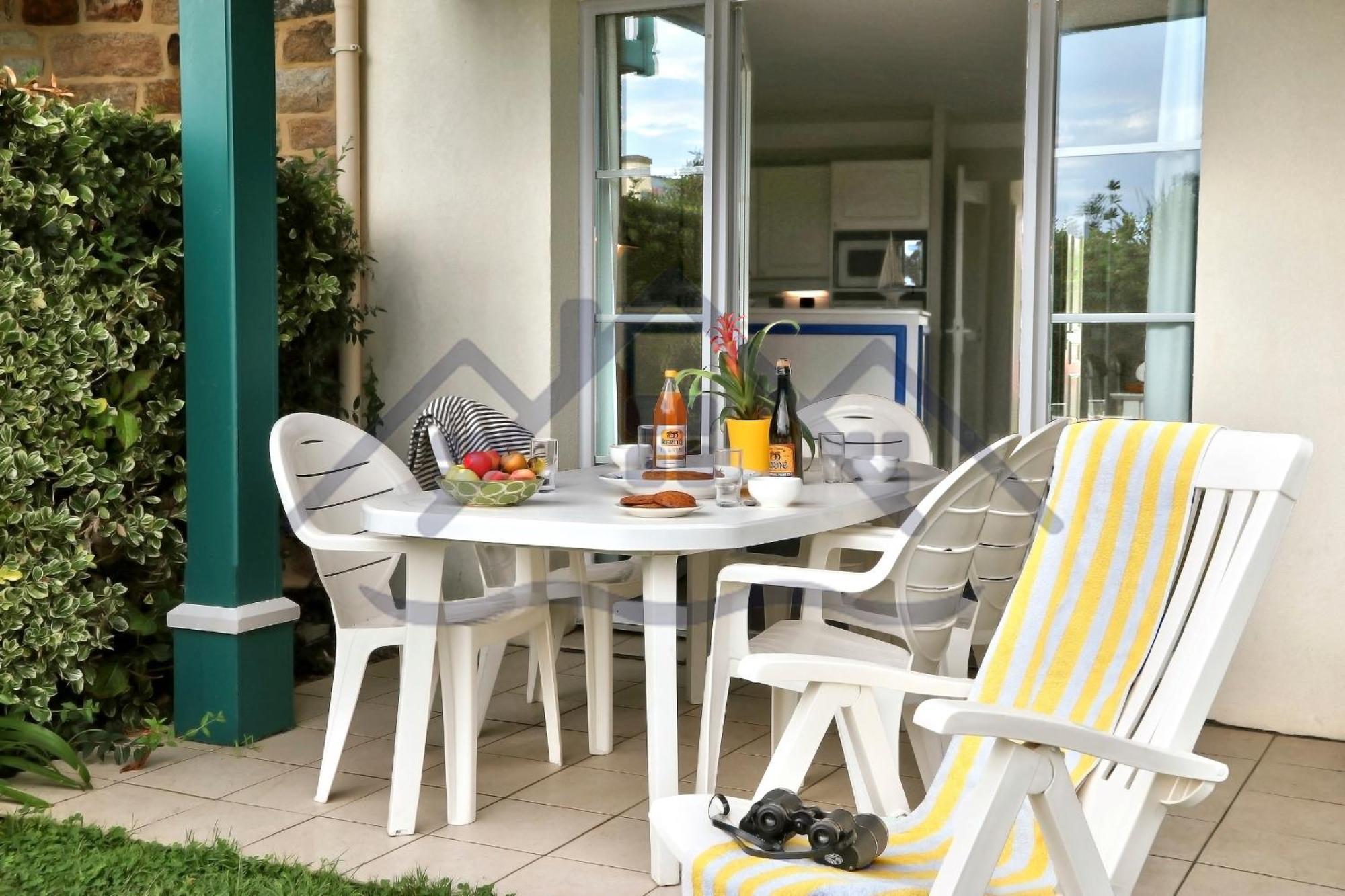Localise - A06 - Entierement De Plain-Pied Avec Petite Vue Mer - Donnant Sur La Piscine Et Le Jardin - Wifi Inclus - Draps Inclus - Guilvinec エクステリア 写真
